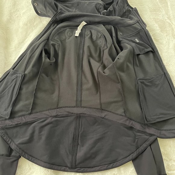 LULULEMON KEEP IT UP BLACK REMOVABLE HOODED RUN JACKET WATER RESISTANT SIZE: 4 - Picture 14 of 16